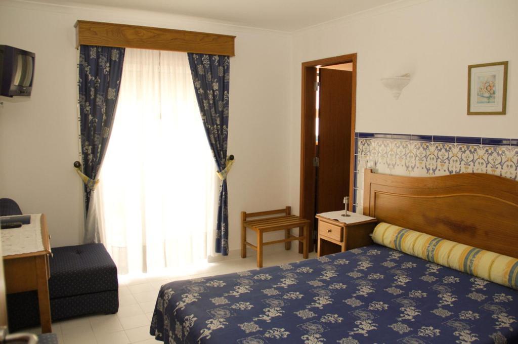 Hotel Atlantica São Martinho do Porto Pokoj fotografie